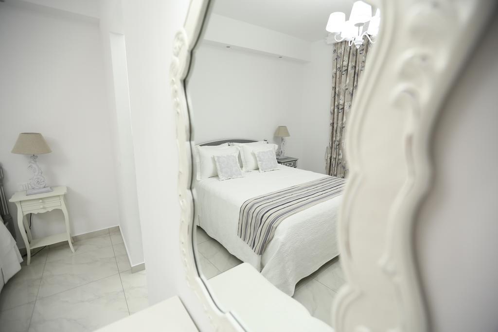 The White Suites Adamantas  Zimmer foto