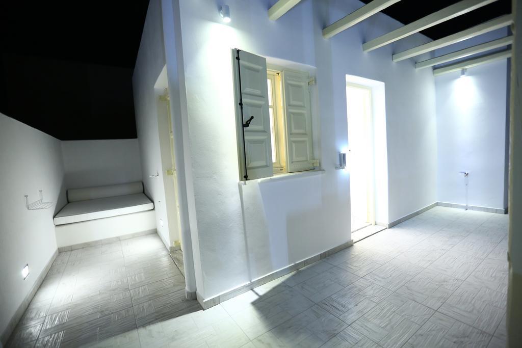 The White Suites Adamantas  Zimmer foto